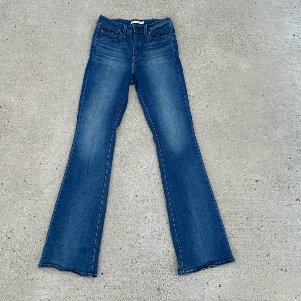 Levi Women's High Rise bootcut Jeans - Blue